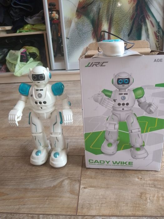 Робот.    JJRc R11 Cady Wike Touch Control