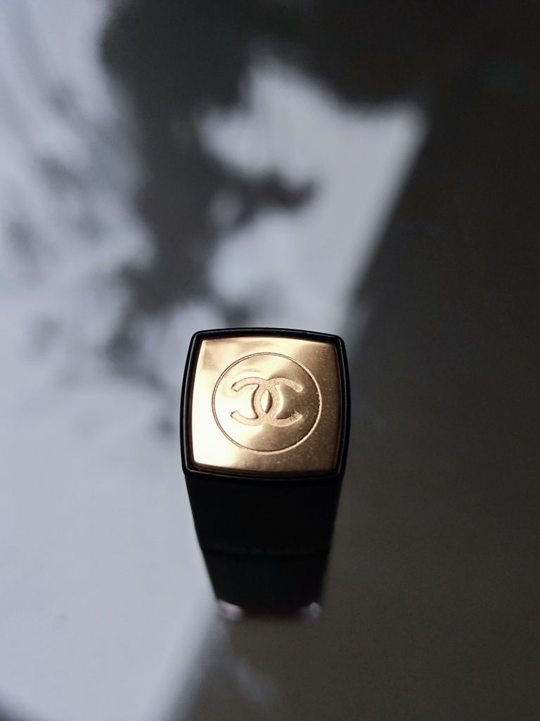 Błyszcząca pomadka Chanel, super jakość