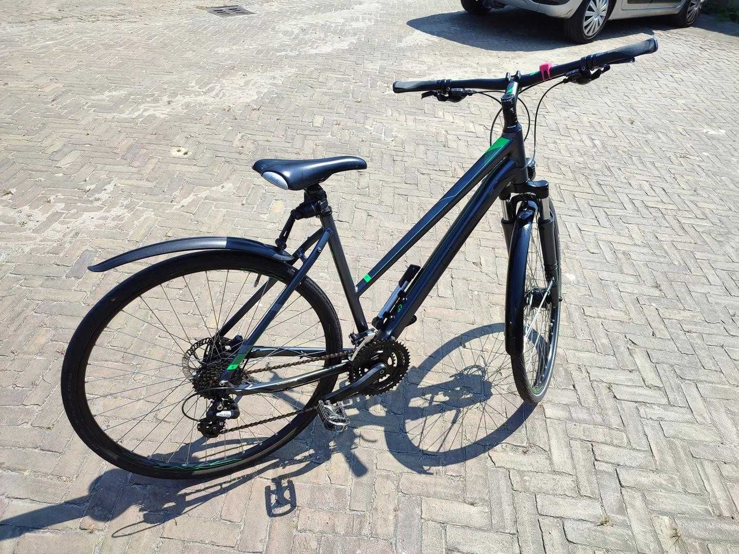 Markowy rower Cube Touring Pro