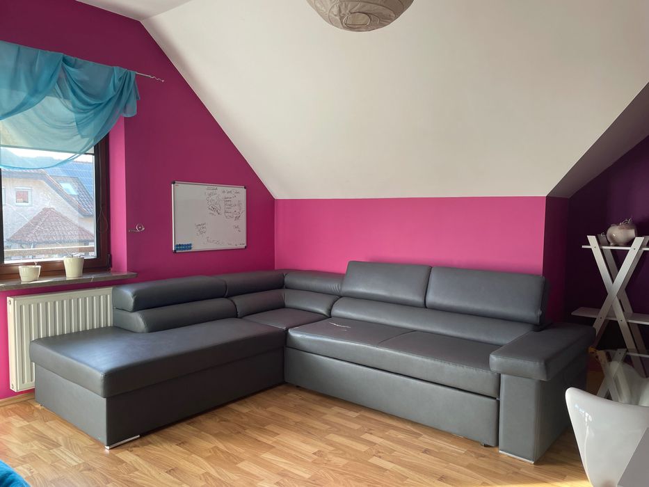 Duży narożnik z funkcją spania