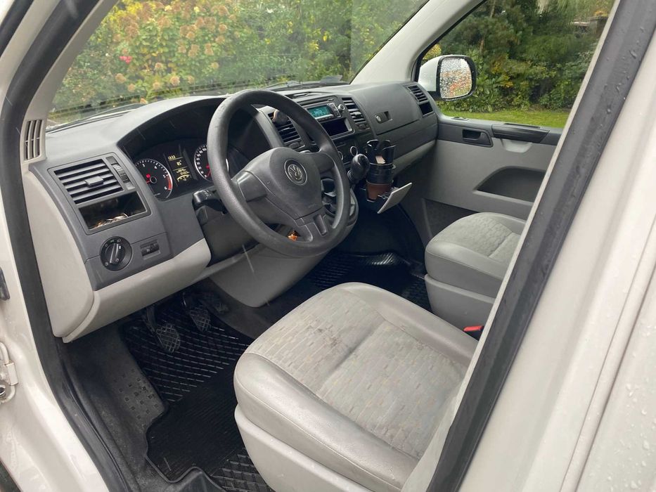 Volkswagen Transporter T5 lift long 2.0 Tdi 8 osobowy z rampą