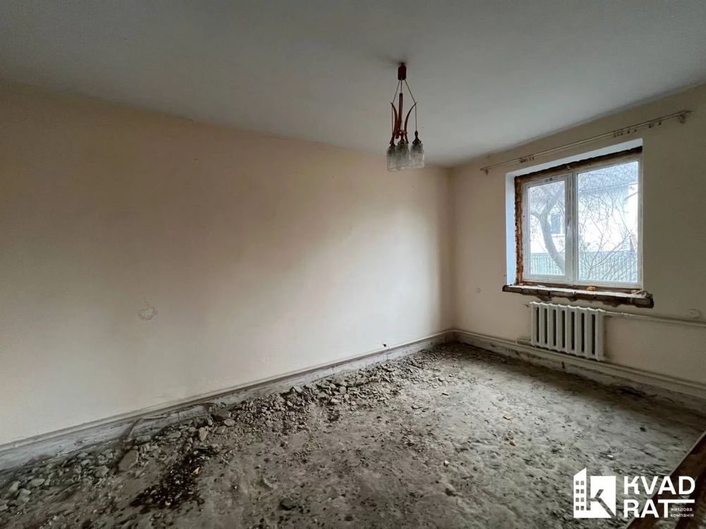 Продається будинок у центрі с. Єзупіль