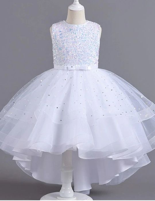 Святкова сукня. Біла сукня на дівчинку
