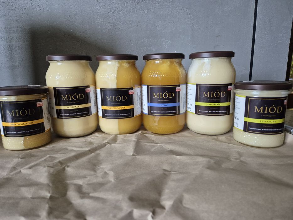Miód pszczeli z własnej pasieki.