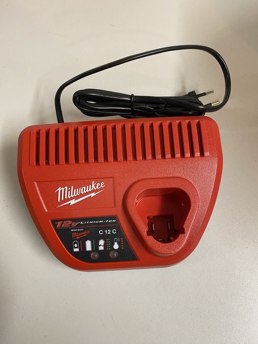 Nowa Ładowarka do baterii M12 Milwaukee