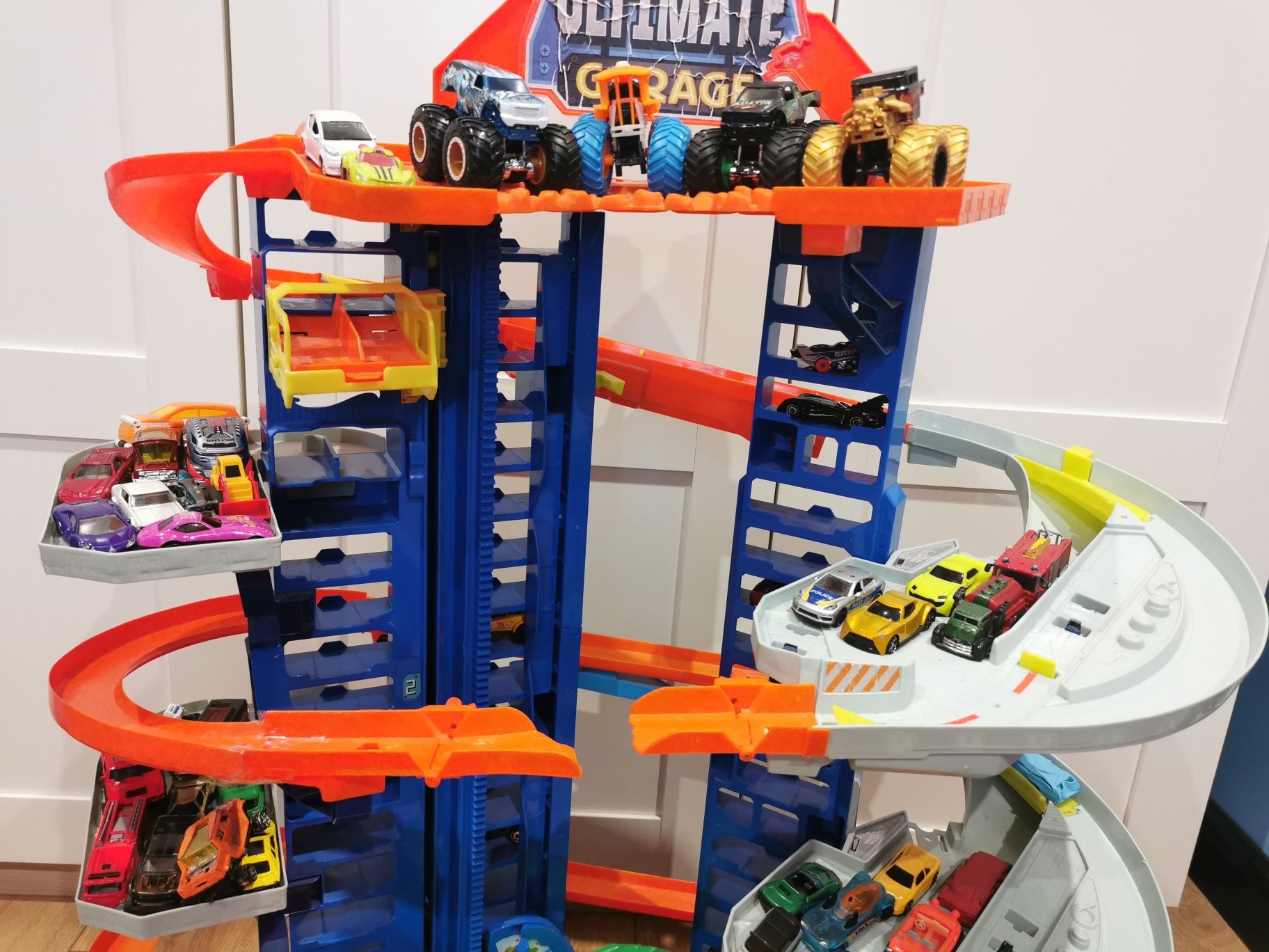 Duży Garaż parking hot Wheels t-rex dinozaur,prezent