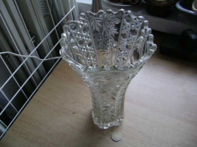Starocie z PRL - Kryształy = Wazon przedwojenny 28 cm wysokości