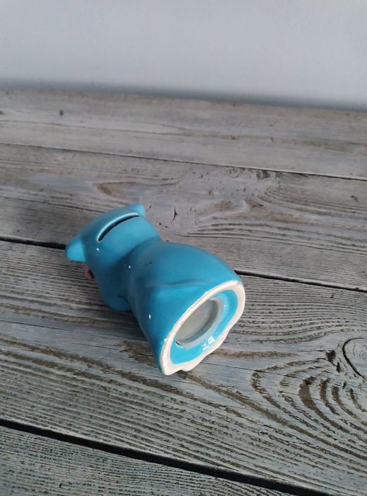 skarbonka niebieski hipopotam w okularach, fajans