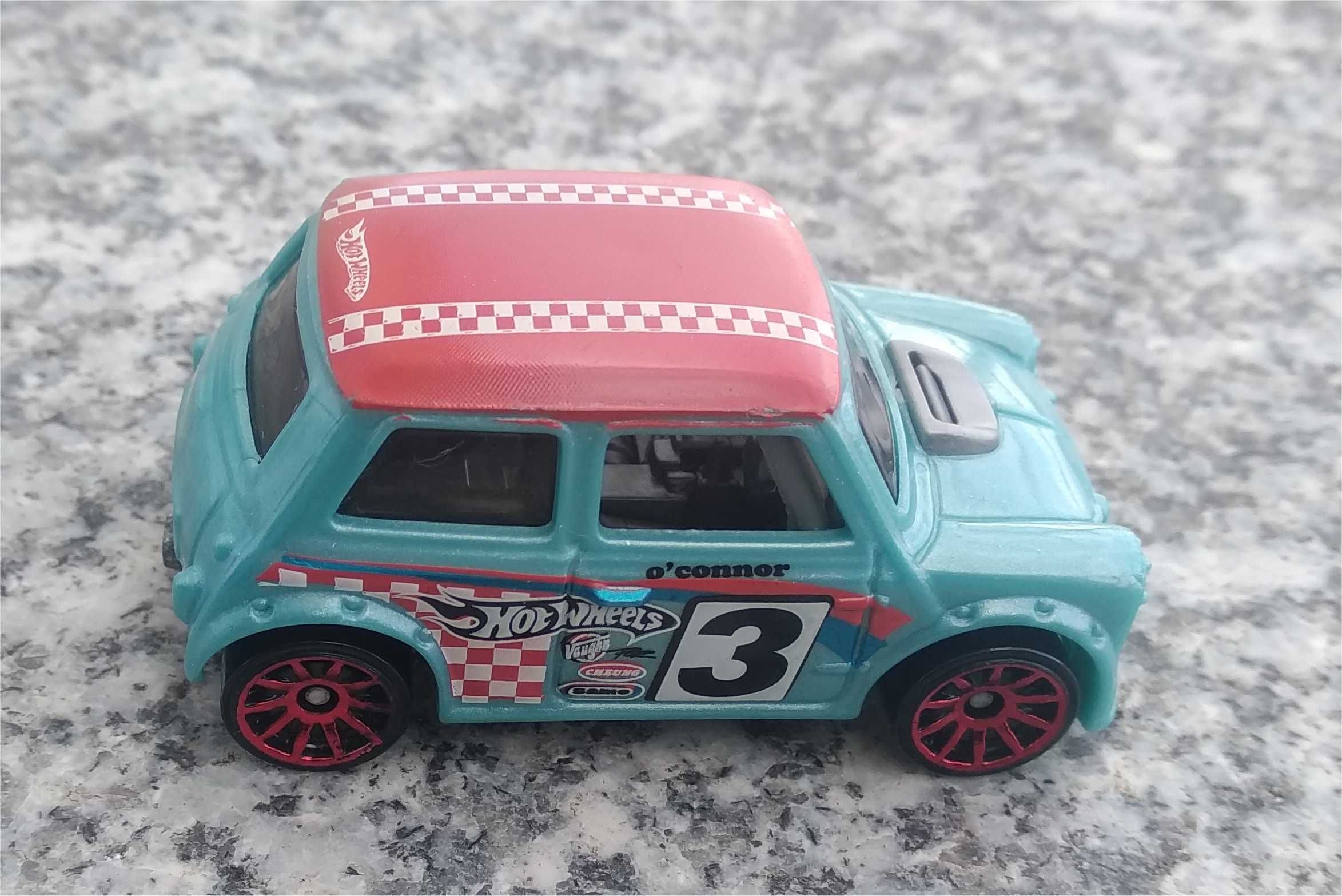 Hot Wheels - Morris Mini (2011)