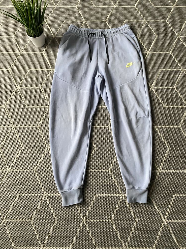 костюм nike tech fleece