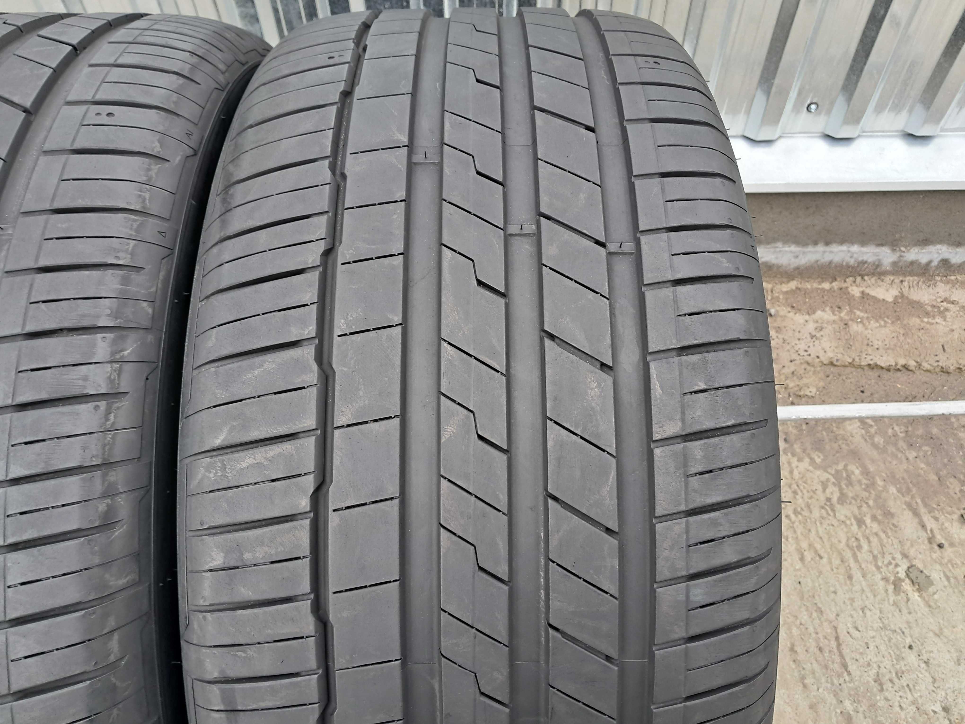 Резина літо 95% протектор Hankook 285/40 R22 Ventus S1 EVO 3 SUV