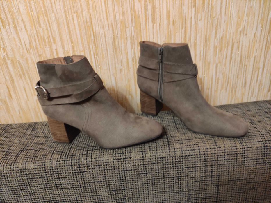 Нові жіночі ботинки ботильони H&M на каблуці-стовпчик р41/26,5см