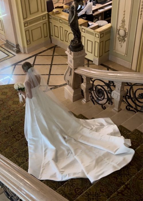 Знімний шлейф від OKSANA MUKHA 2023