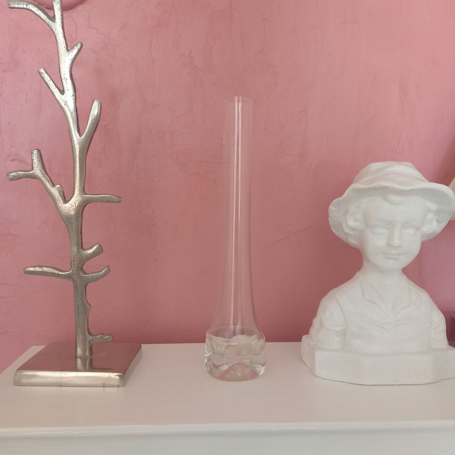 Uroczy flakon szklany wąski wysoki przezroczysty vintage wazon wazonik