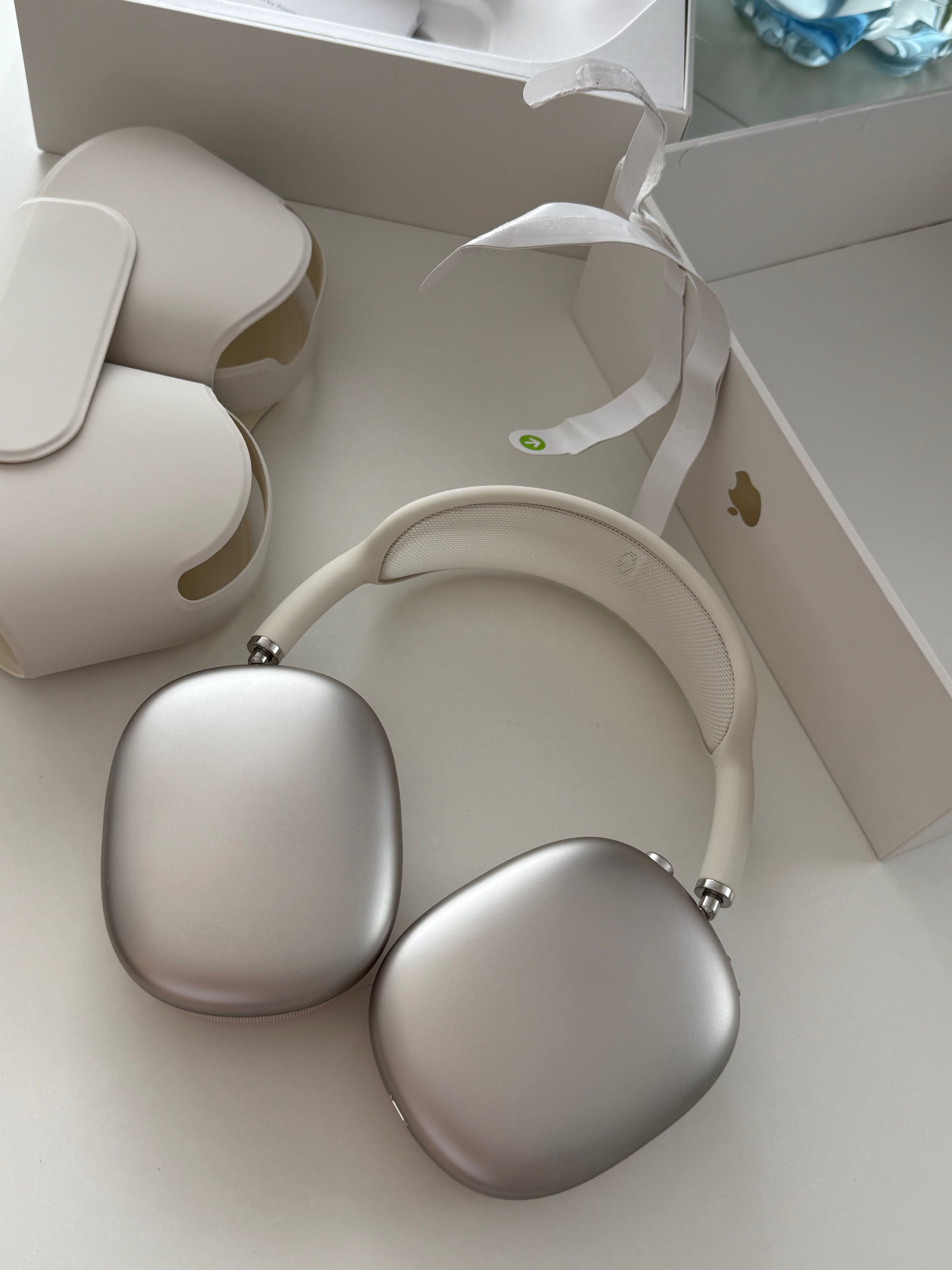 AirPods Max starlight