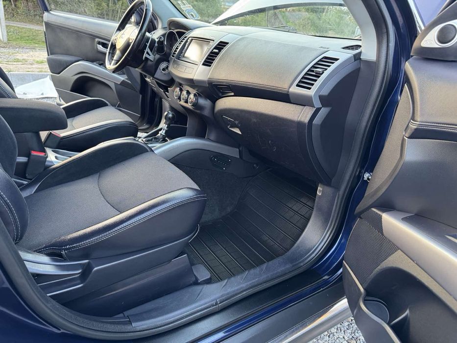 Mitsubishi Outlander 2011