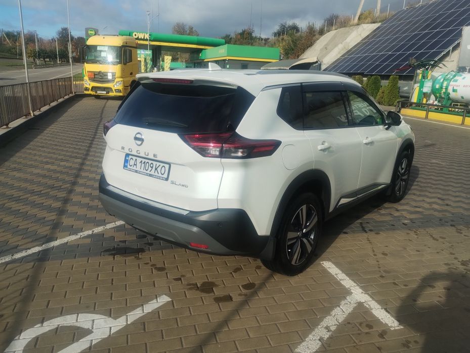 Нісан рог 21 року