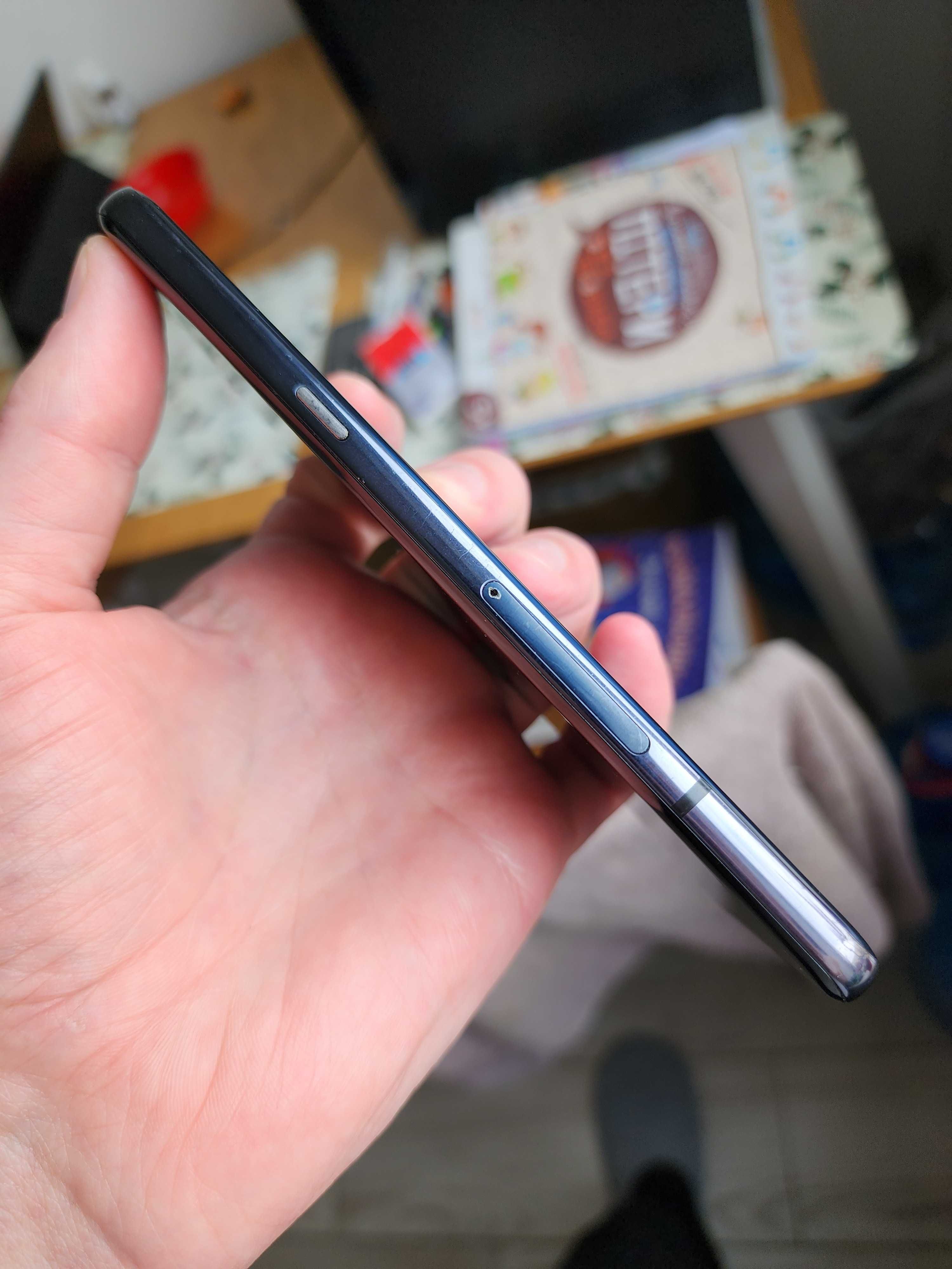 Смартфон LG G8 LM-G820TM 6/128GB Aurora Black