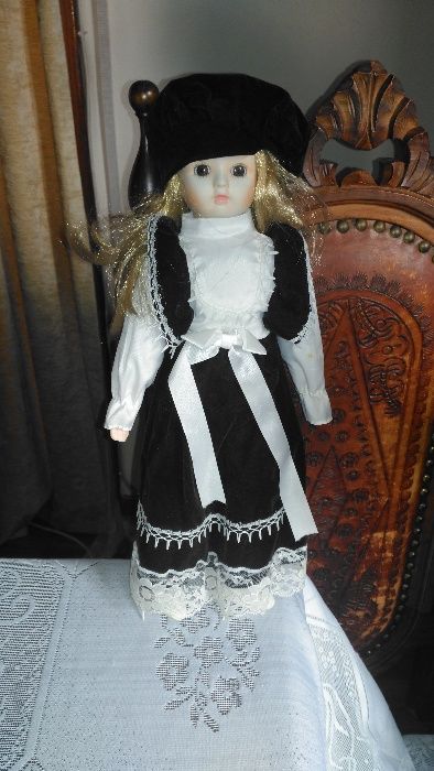 Bonecas de porcelana