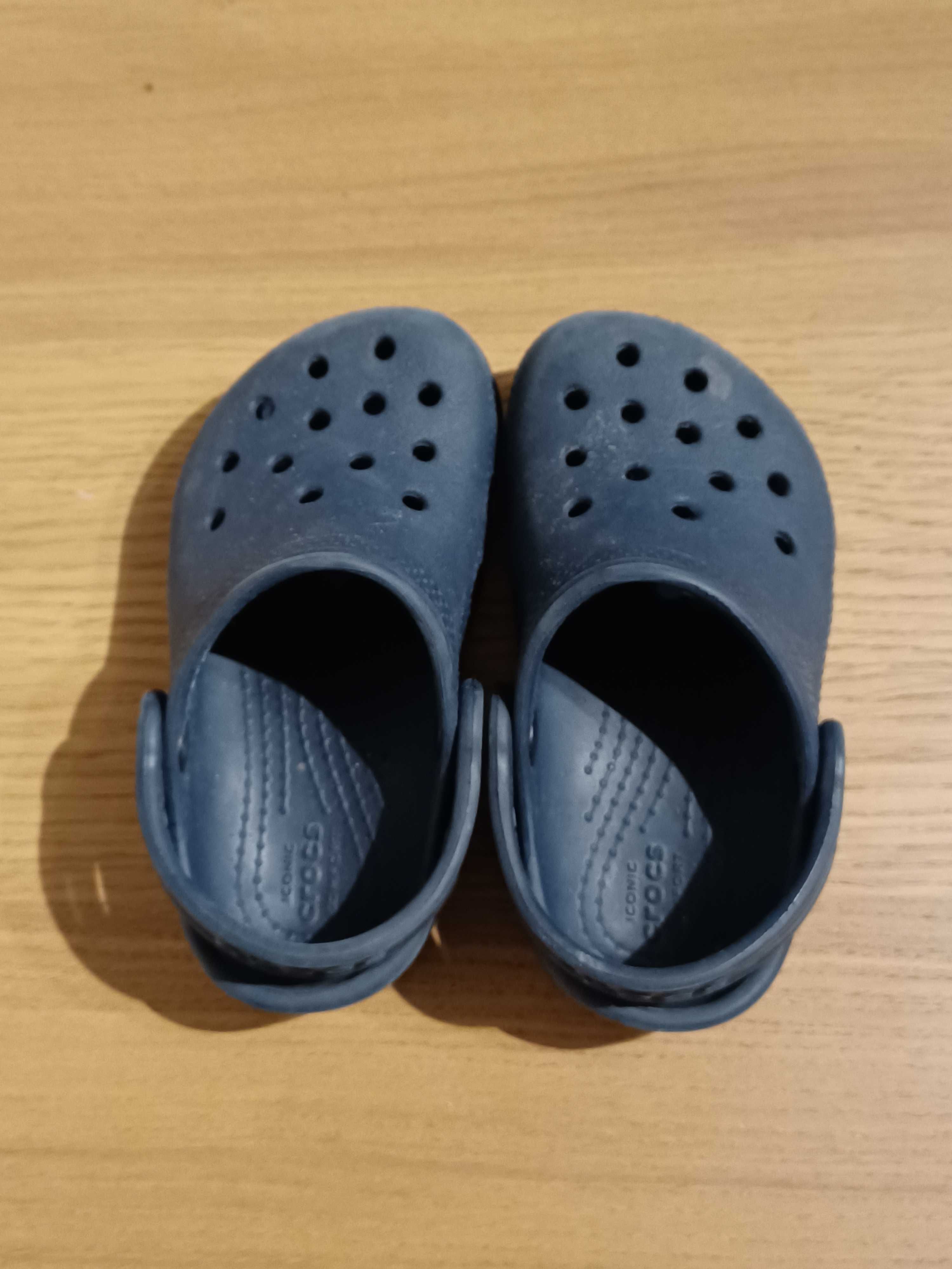 Crocs C7 para criança
