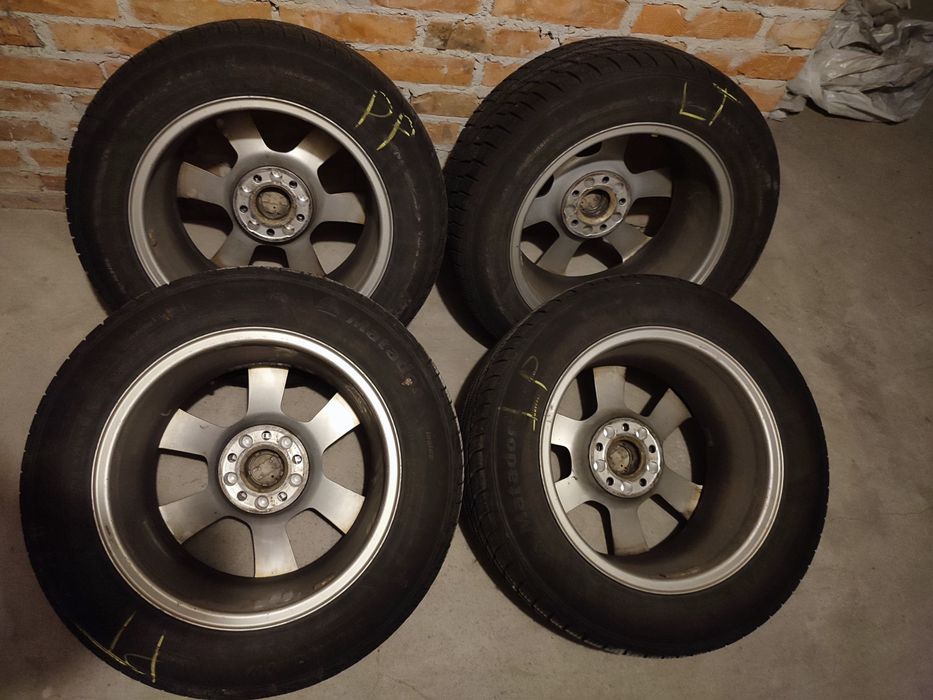 Opony zimowe i felgi Audi A4 225/55 R16