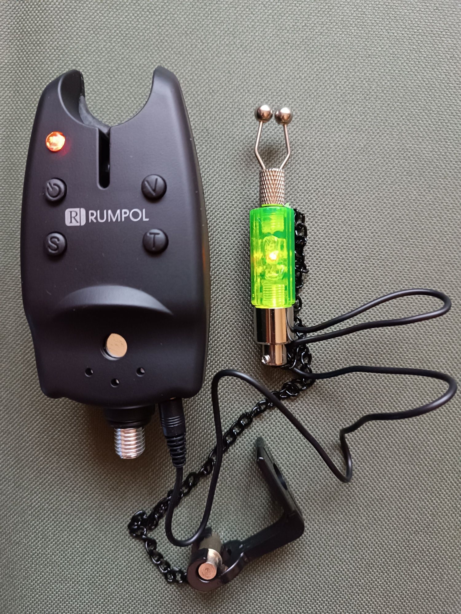 Електронний сигналізатор клювання + свінгер на ланцюжку з підключенням