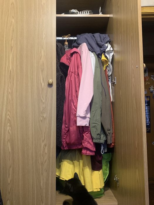 Шкаф для речей, що вішати