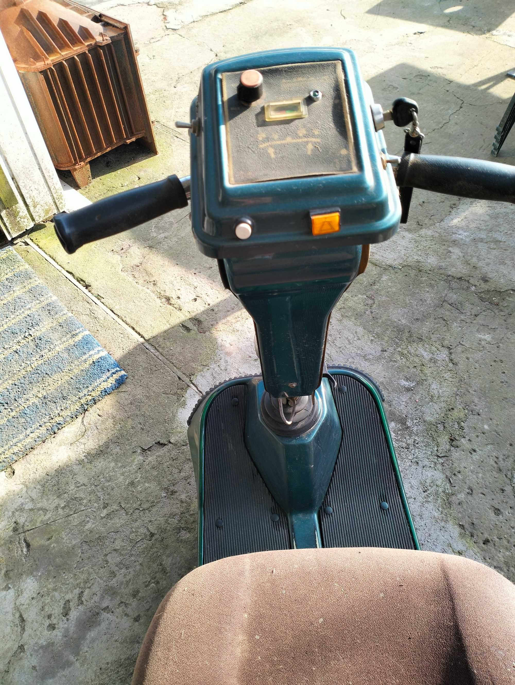 Wózek inwalidzki elektryczny