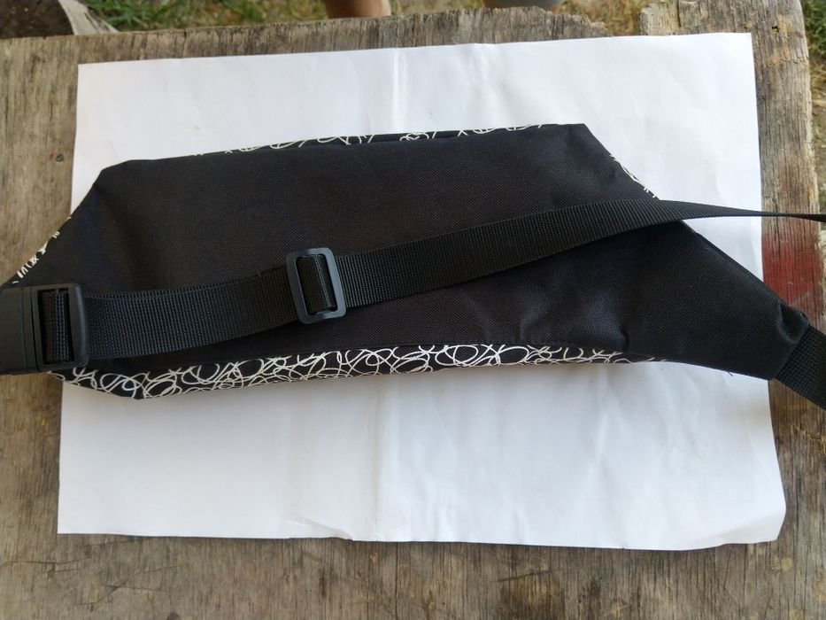 Сумка - бананка из водоотталкивающей ткани.