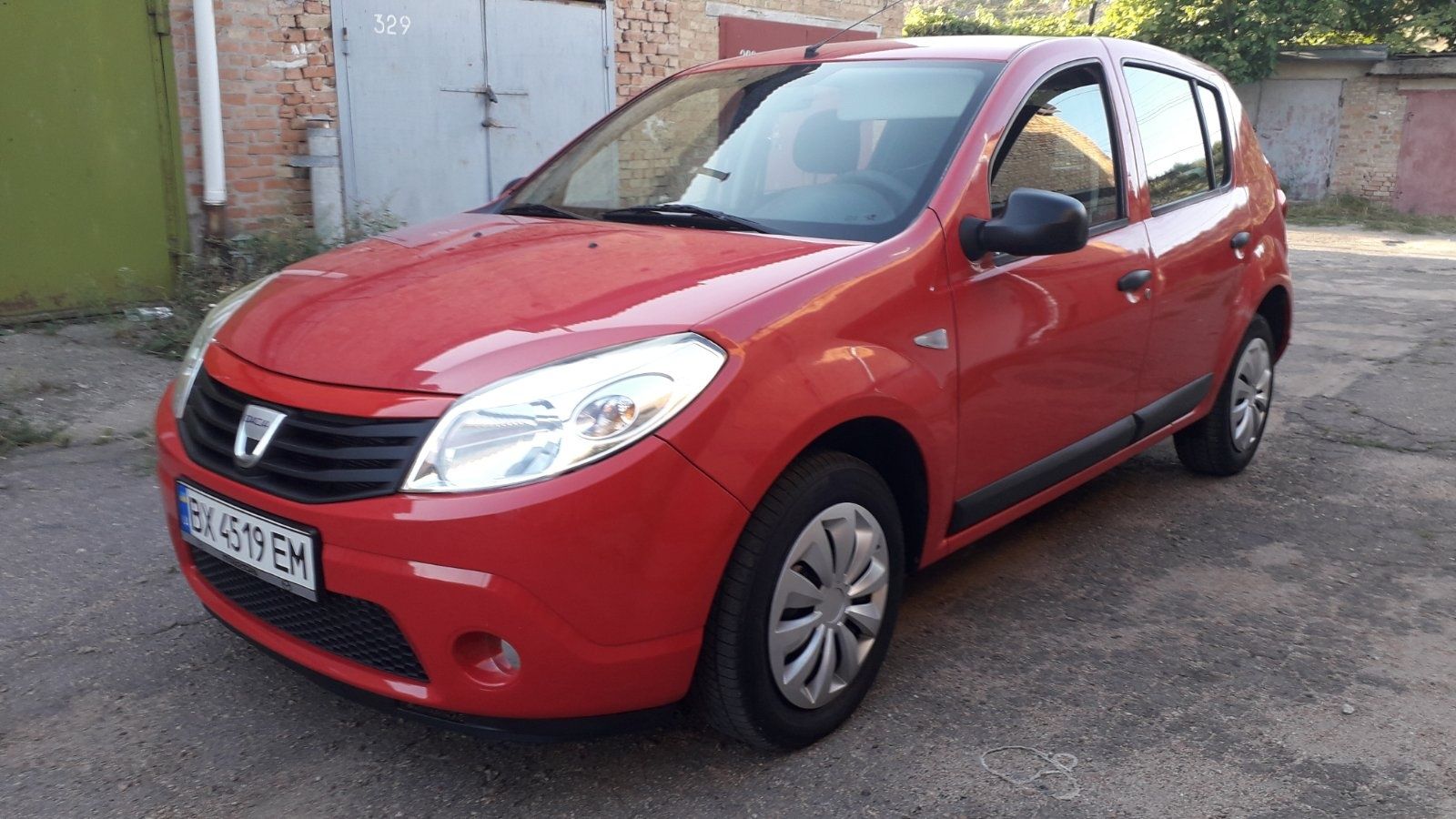 Продам Dacia Sandero 1.2 в отличном состоянии