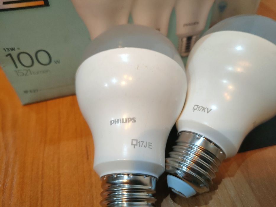 Żarówki Philips 1521 LM inteligentne