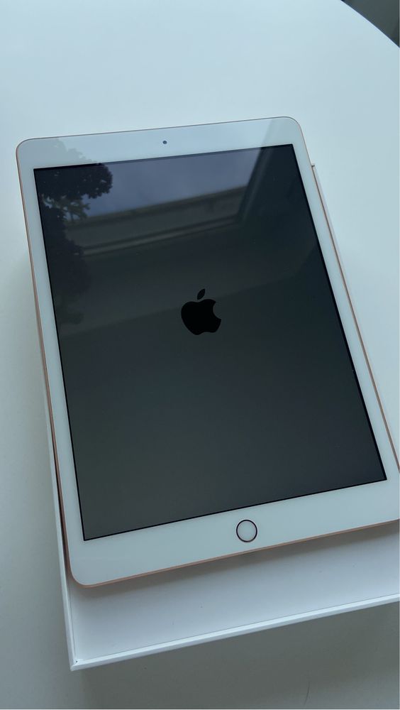 Планшет Apple iPad Айпад 10,2 2021 32gb рожевий