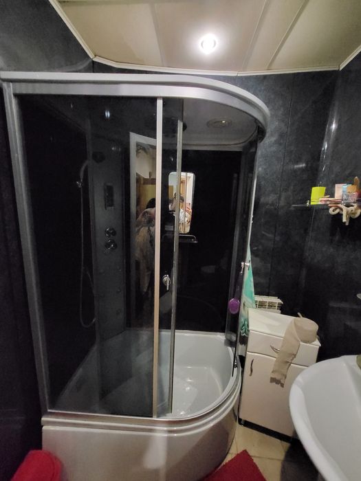 Продам трёхкомнатную  квартиру.Сталинка.АГО.