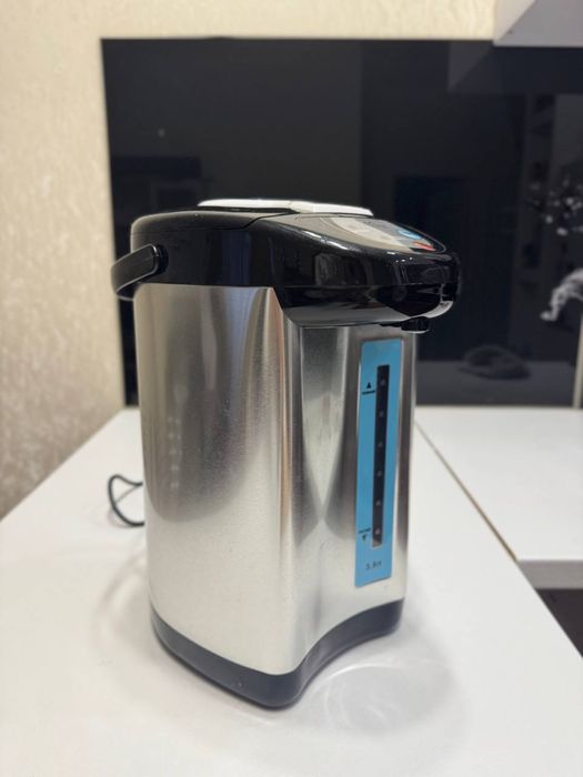 Термопот новый  900w  3,8 л