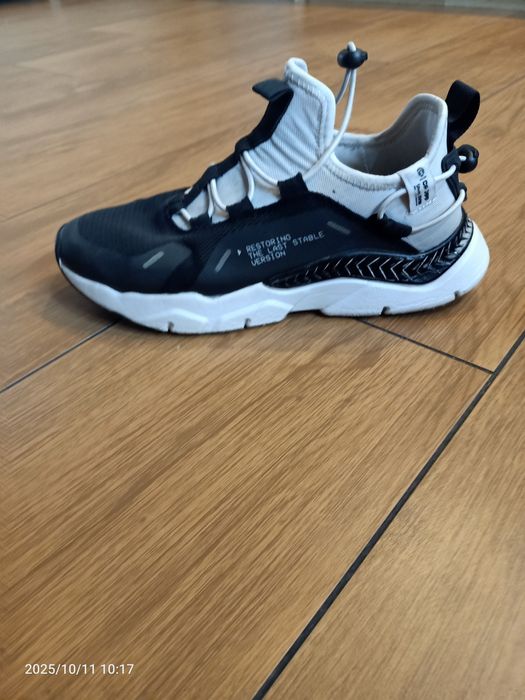 Buty męskie sportowe