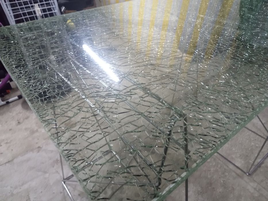 Nowoczesny stół + 2 krzesła blat szklany z efektem popękanego szkła