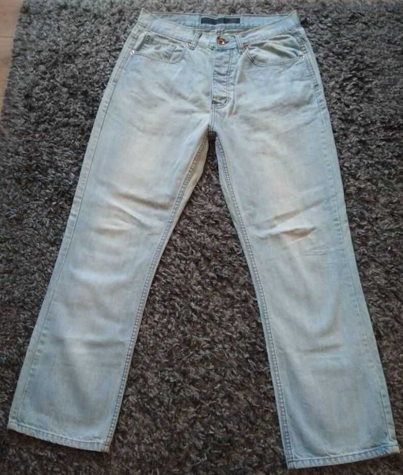 Spodnie jeansow RocaWear 36