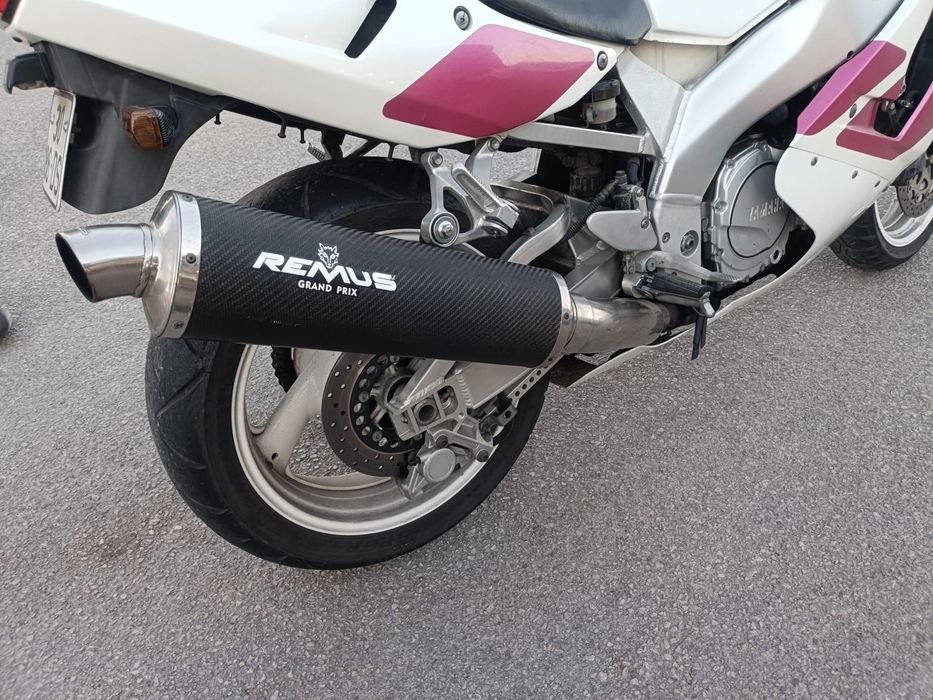 Mota Yamaha YZF750