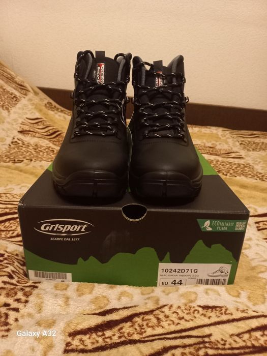 Продам новые зимние мужские ботинки Grisport 10242 D 71 G.(Италия).