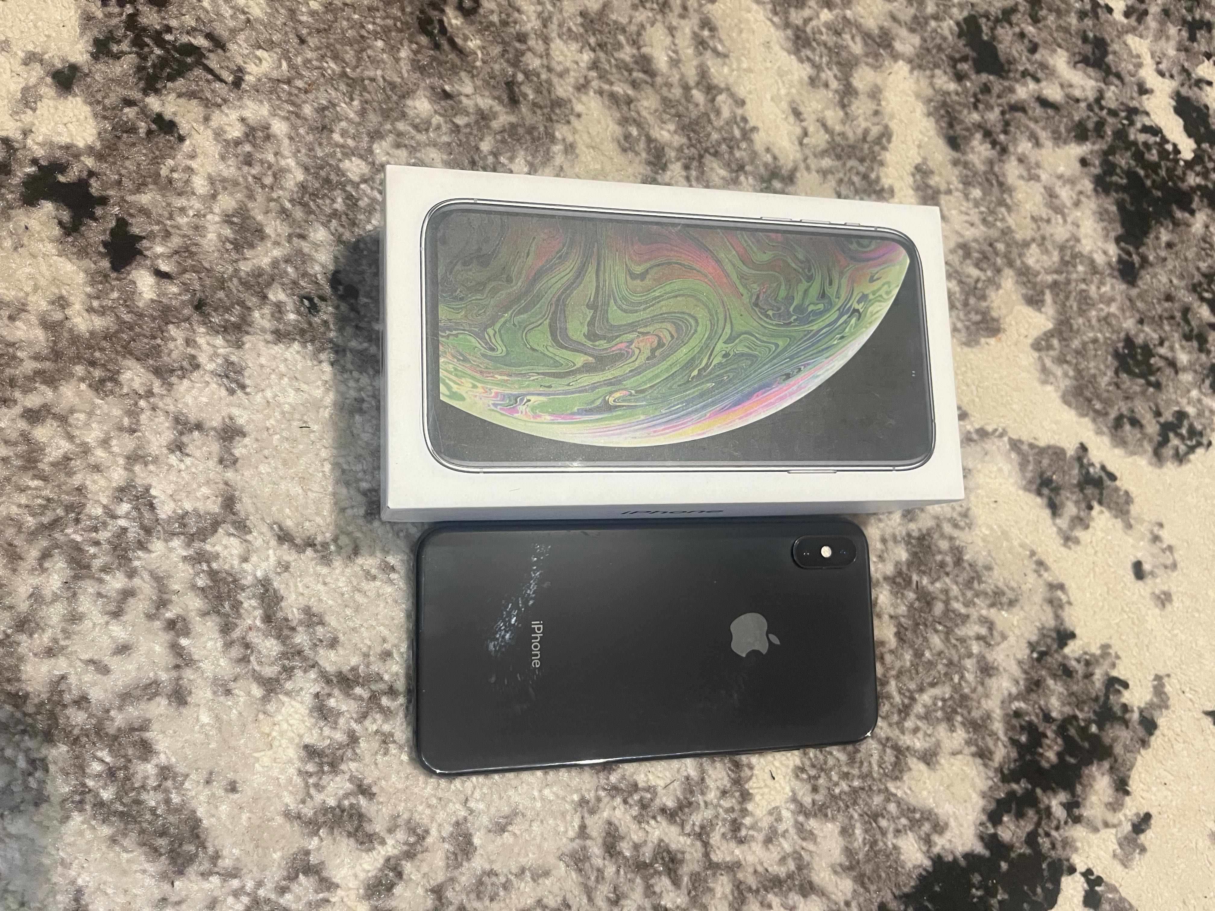 Продам iPhone XS Max