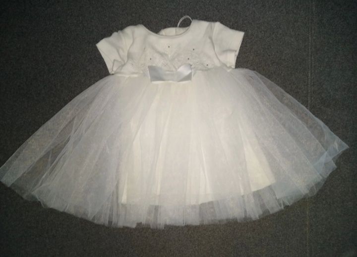 Sukienka na chrzest 68