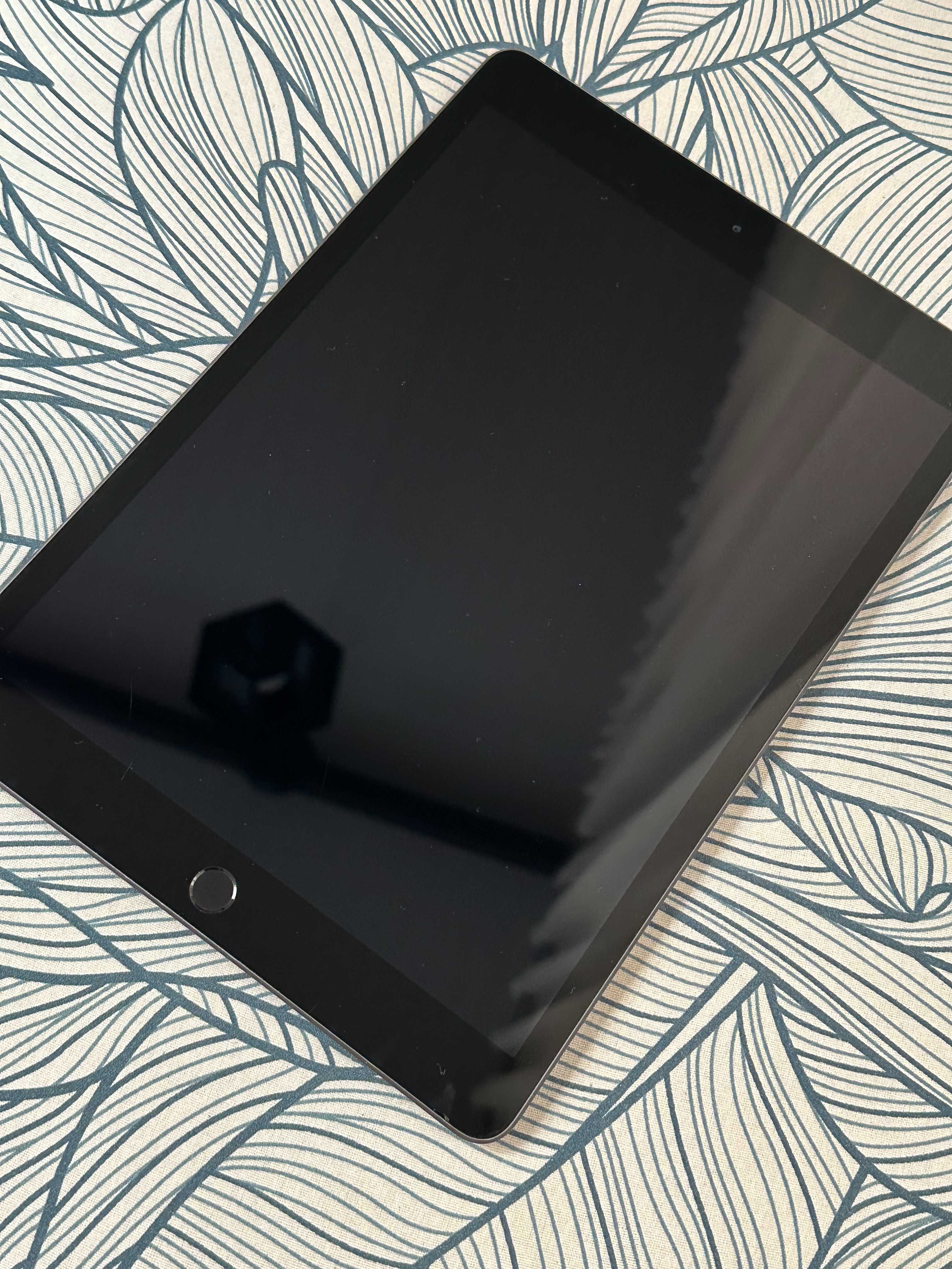 Ipad 7º Geração c/capa e teclado
