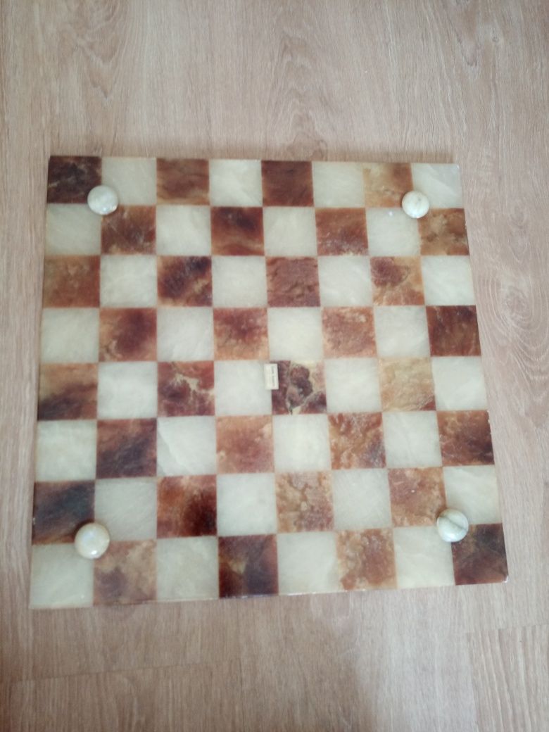 Tabuleiro de xadrez / damas em pedra