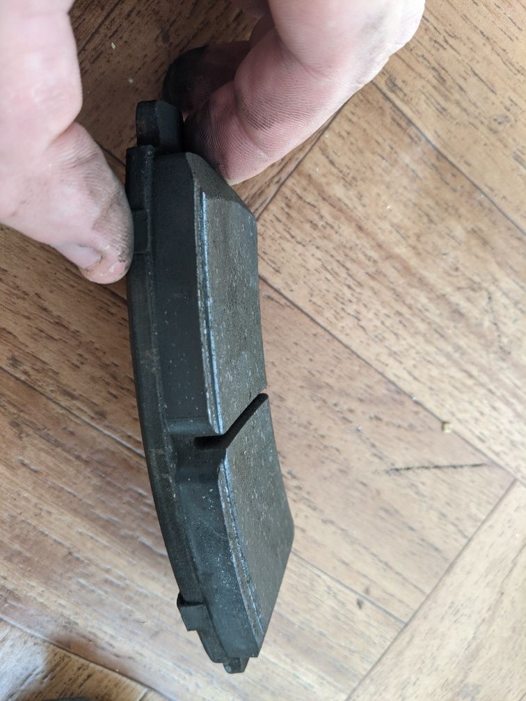 Гальмівні колодки Пежо 307