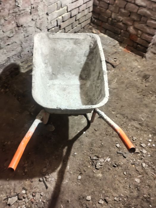 Будівельна тачка на колесі самовивіз КРОК