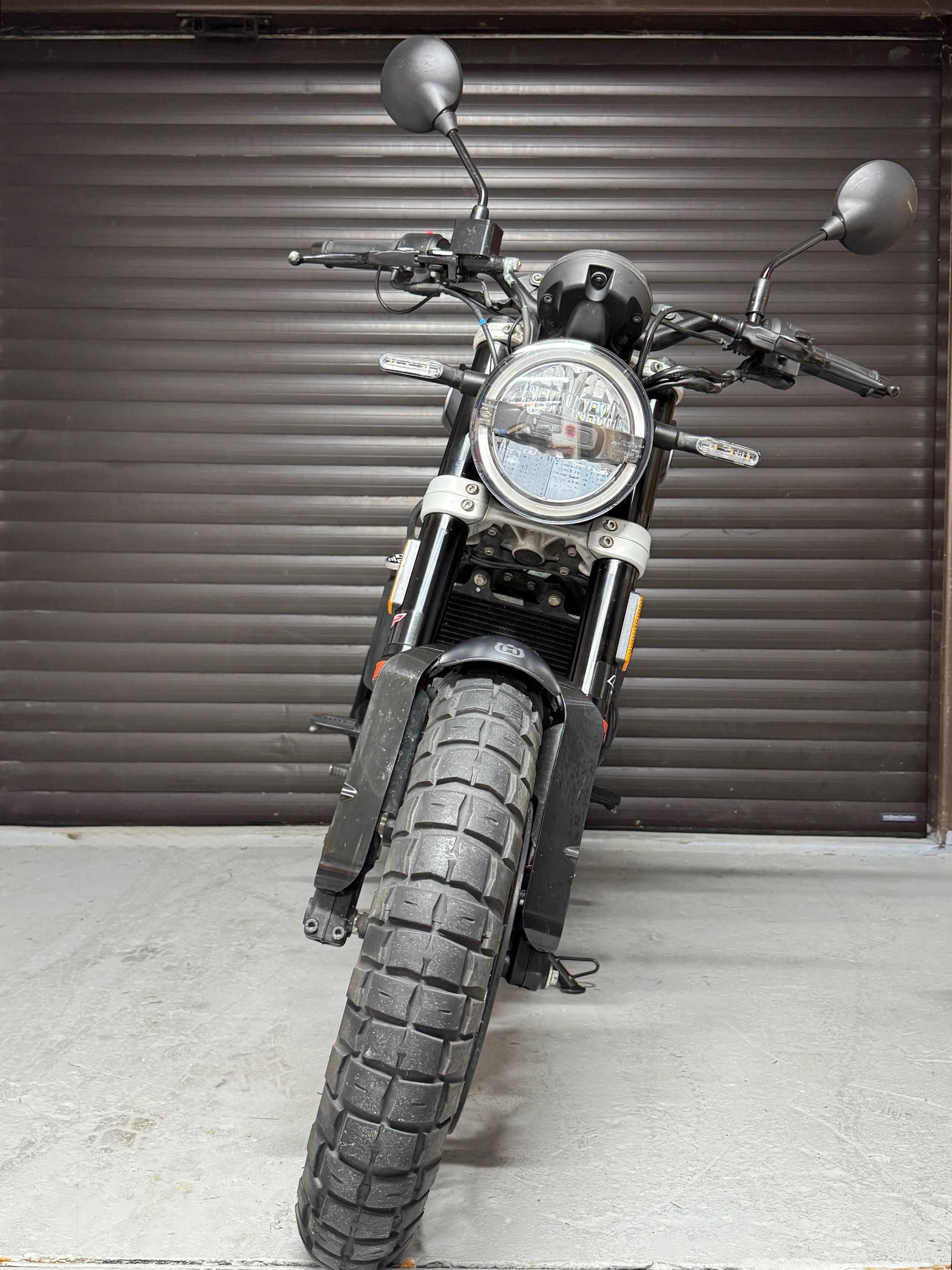 Husqvarna SVARTPILEN 125