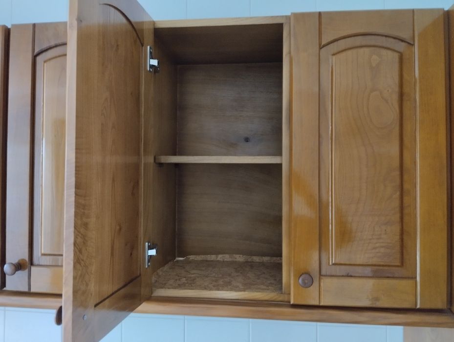 Vendo mobília de cozinha em madeira, preço 600€