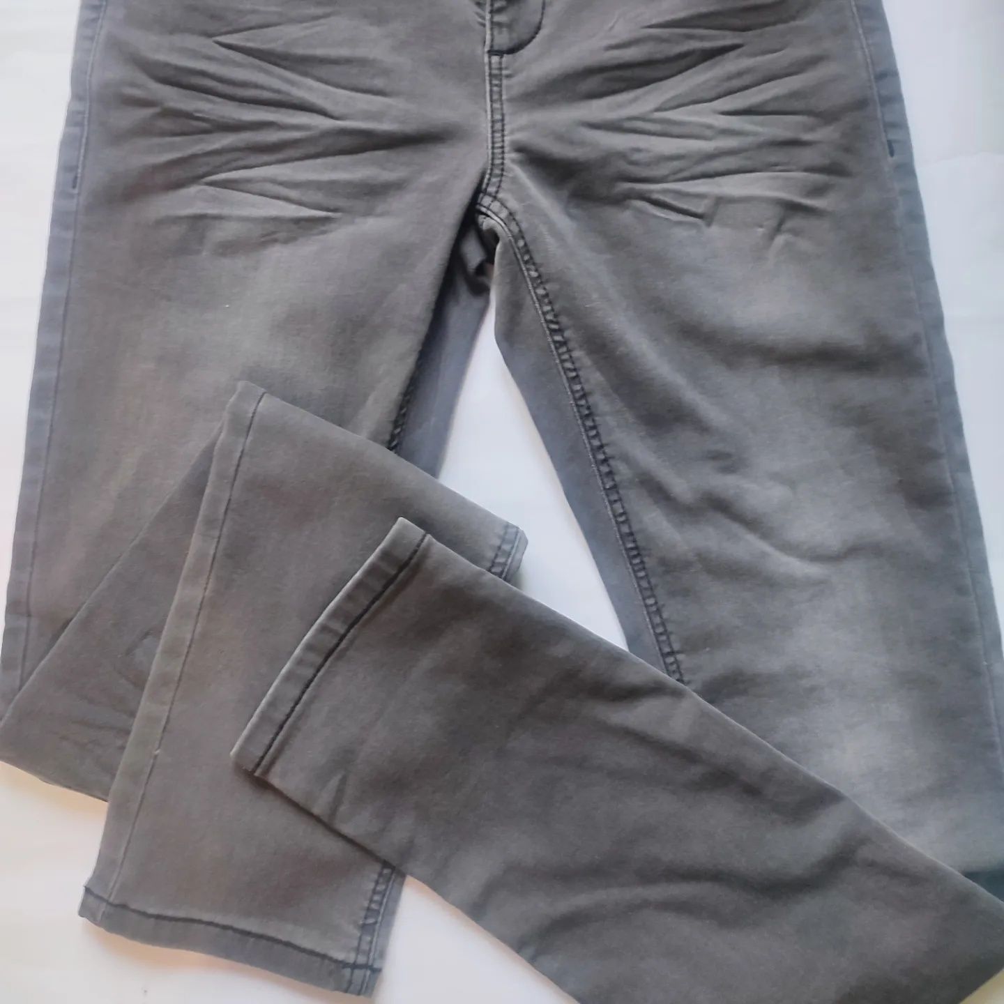 Стильні джинси графітові