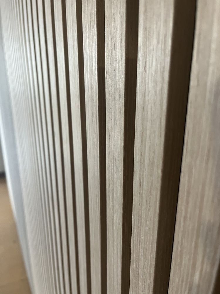 Painel ripado com isolamento acustico