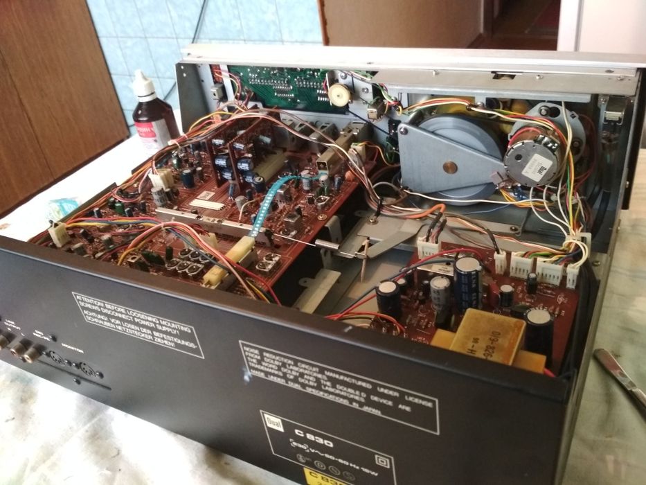 Трехголовая кассетная дека DUAL C 830